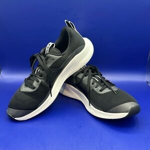 Under Armour Black/White Women's Charged Aurora Training Shoes - Size 8.5